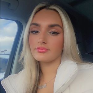 Meet your Posher, Sofia